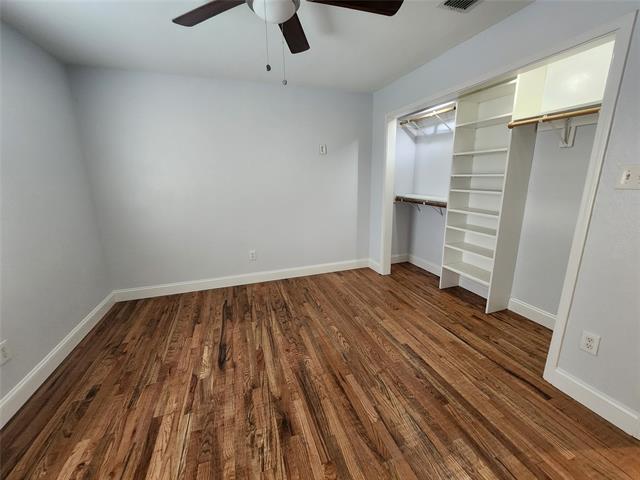 Building Photo - 529 Roundrock Ln