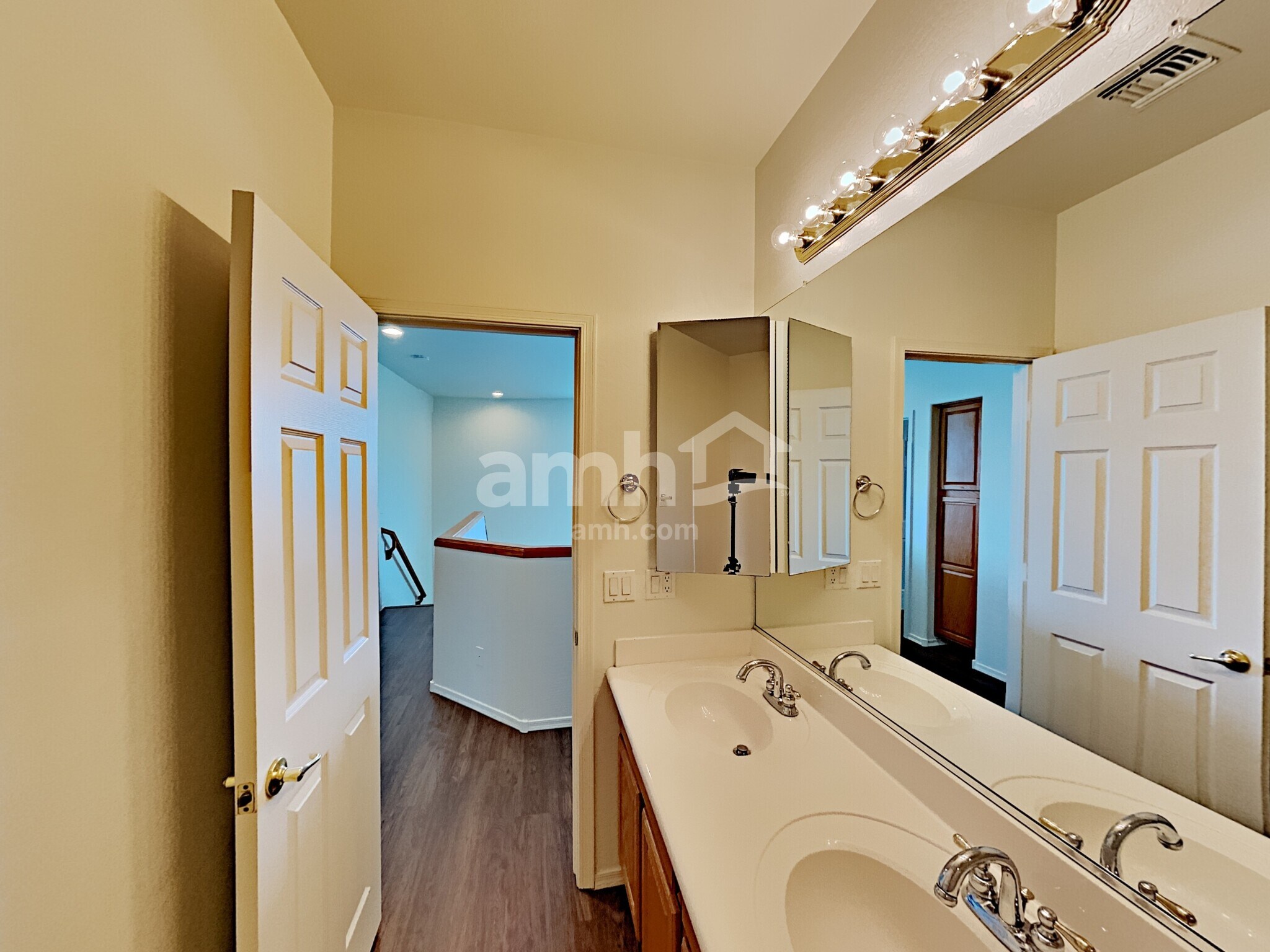 Building Photo - 2120 S Archer