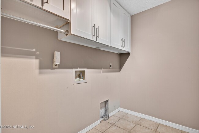 Building Photo - 6819 Mc Mullin St