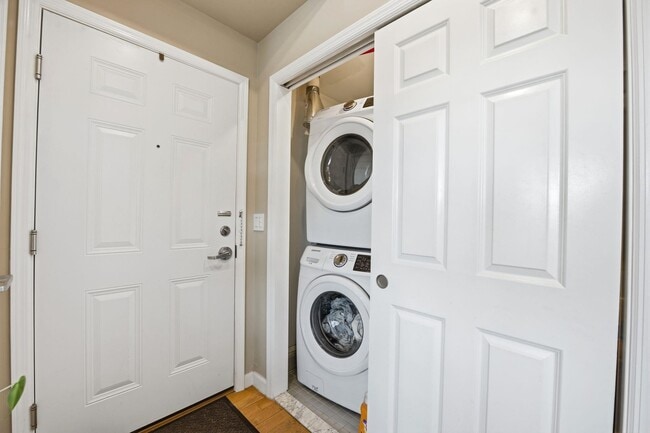 Building Photo - 936 Pavonia Ave