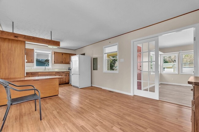 Building Photo - 306 Glancy St