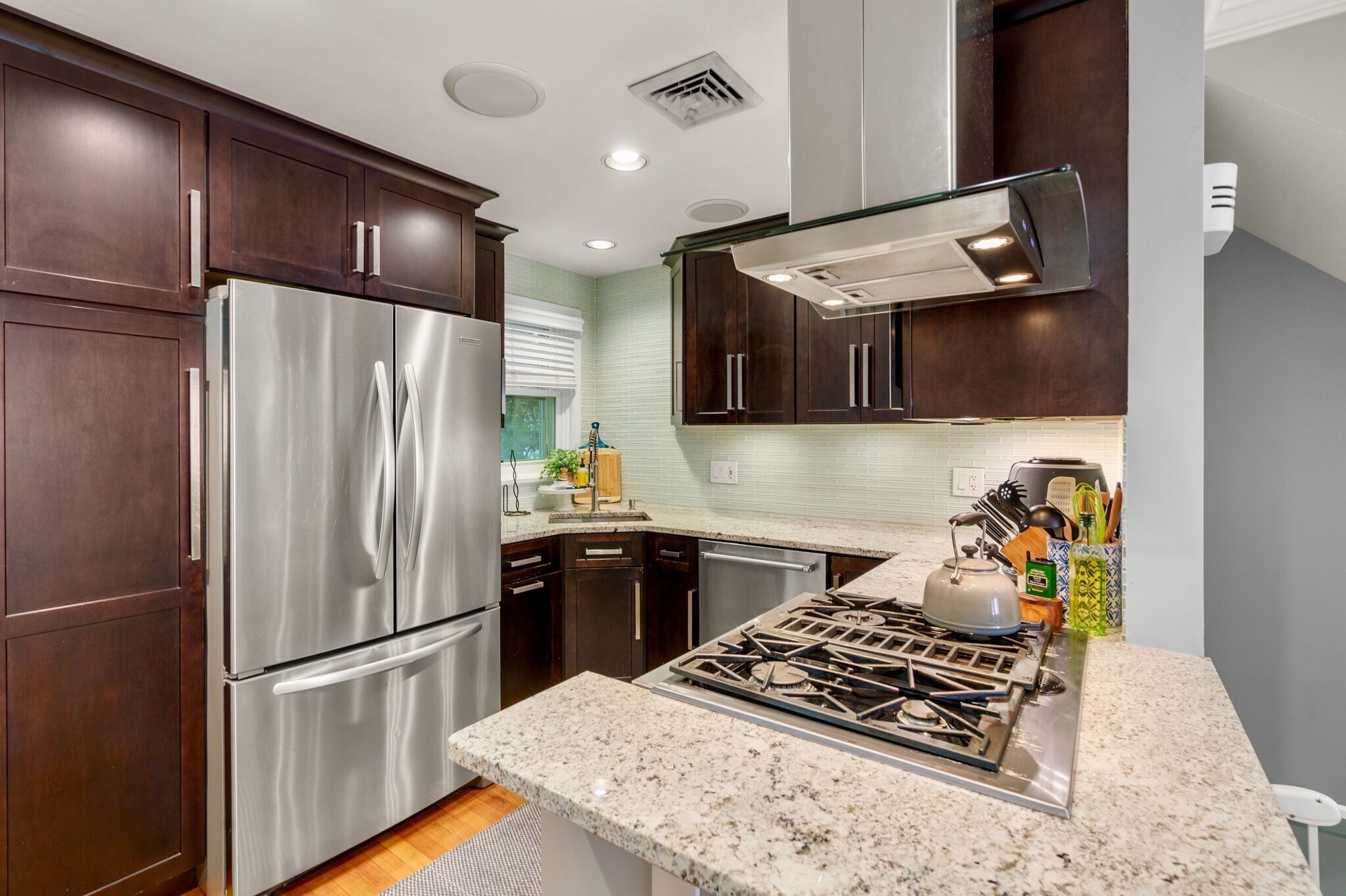 Building Photo - 137 Bolton St