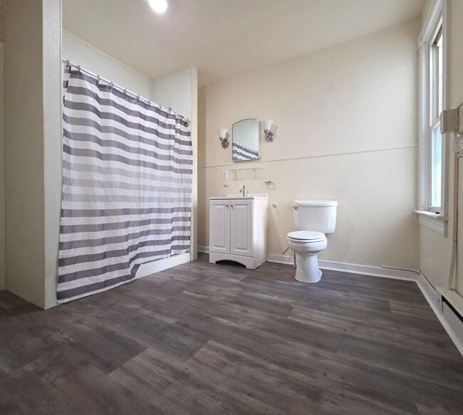 Building Photo - 33-35 Washington Street