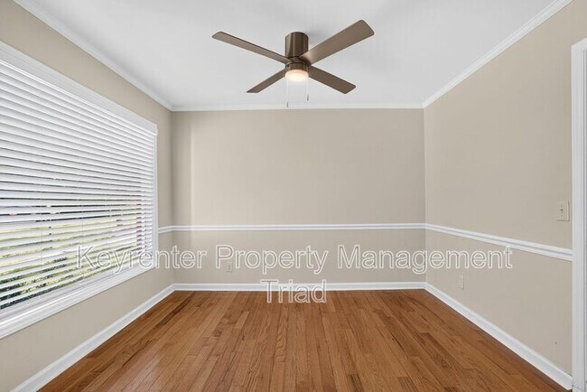 Building Photo - 5108 Lakeshore Ct