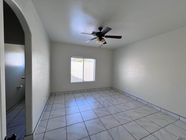 Building Photo - 4532 S Agave Ave