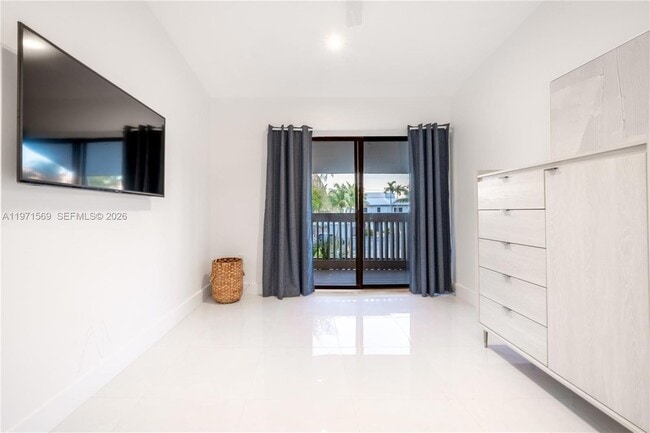 Building Photo - 3736 NE 166th St