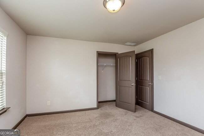 Building Photo - 611 Sweet Ashley Way