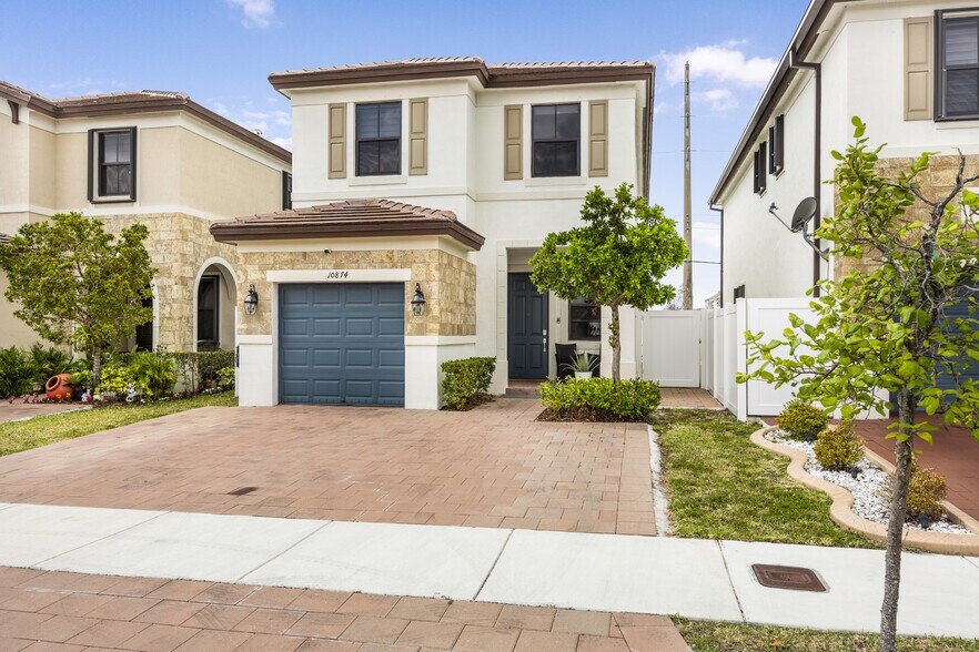 Primary Photo - 10874 W 35th Way