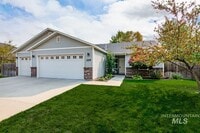 Building Photo - Beautiful, 3 Bed 2 Bath Home Featuring a 3 Car Garage with EV Charging Station!!