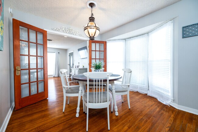 Building Photo - 212 N Magdalen St