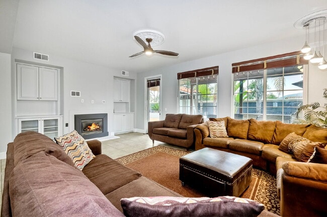 Building Photo - Furnished Rental Available