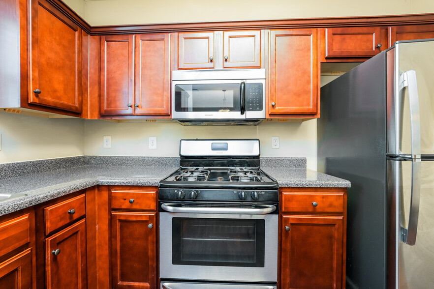 Building Photo - 2115 Malanga Ct