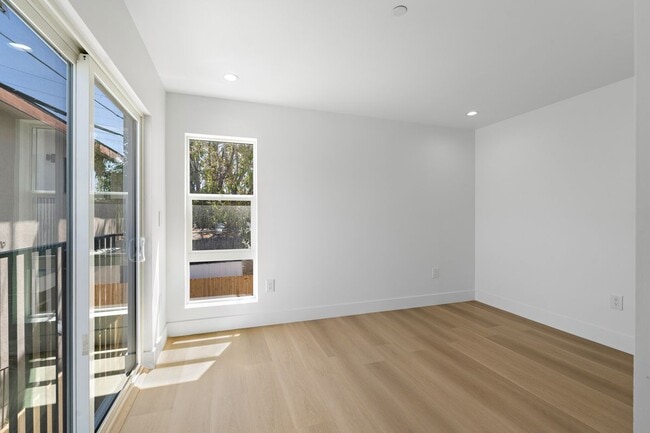 Building Photo - 10961 Calvert St