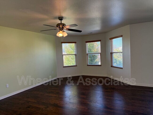Building Photo - 1584 W Galbraith Ln