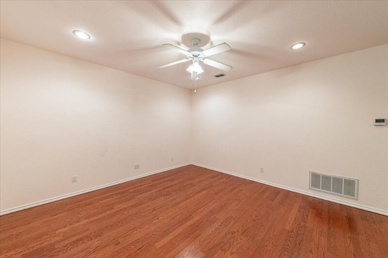 Building Photo - 400 Gaither St