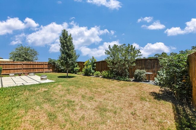 Building Photo - 11732 Saddle Rock Dr
