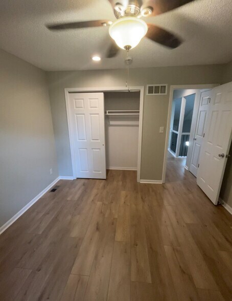 Building Photo - 1411 La Chateau Dr