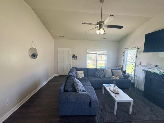 Building Photo - 174 Moonstone Ct