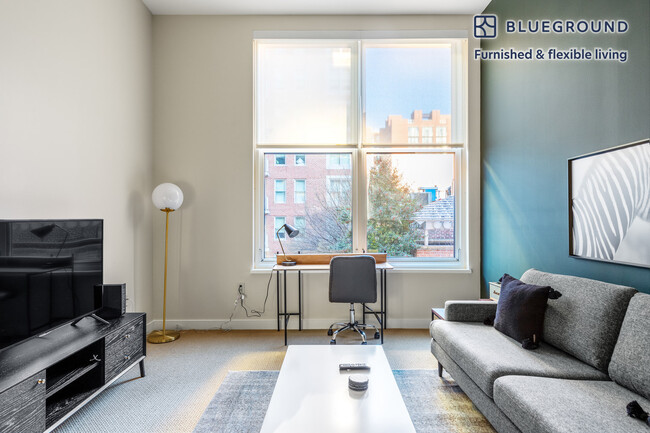 Primary Photo - 425 8th St NW