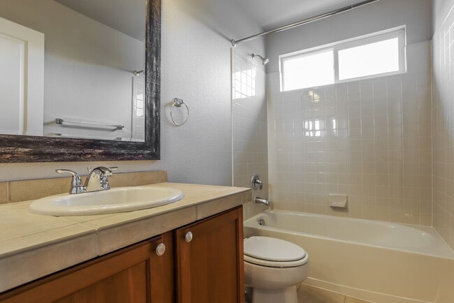 Building Photo - 13073 Trenton Pl