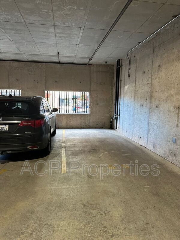 Building Photo - 1310 10th St