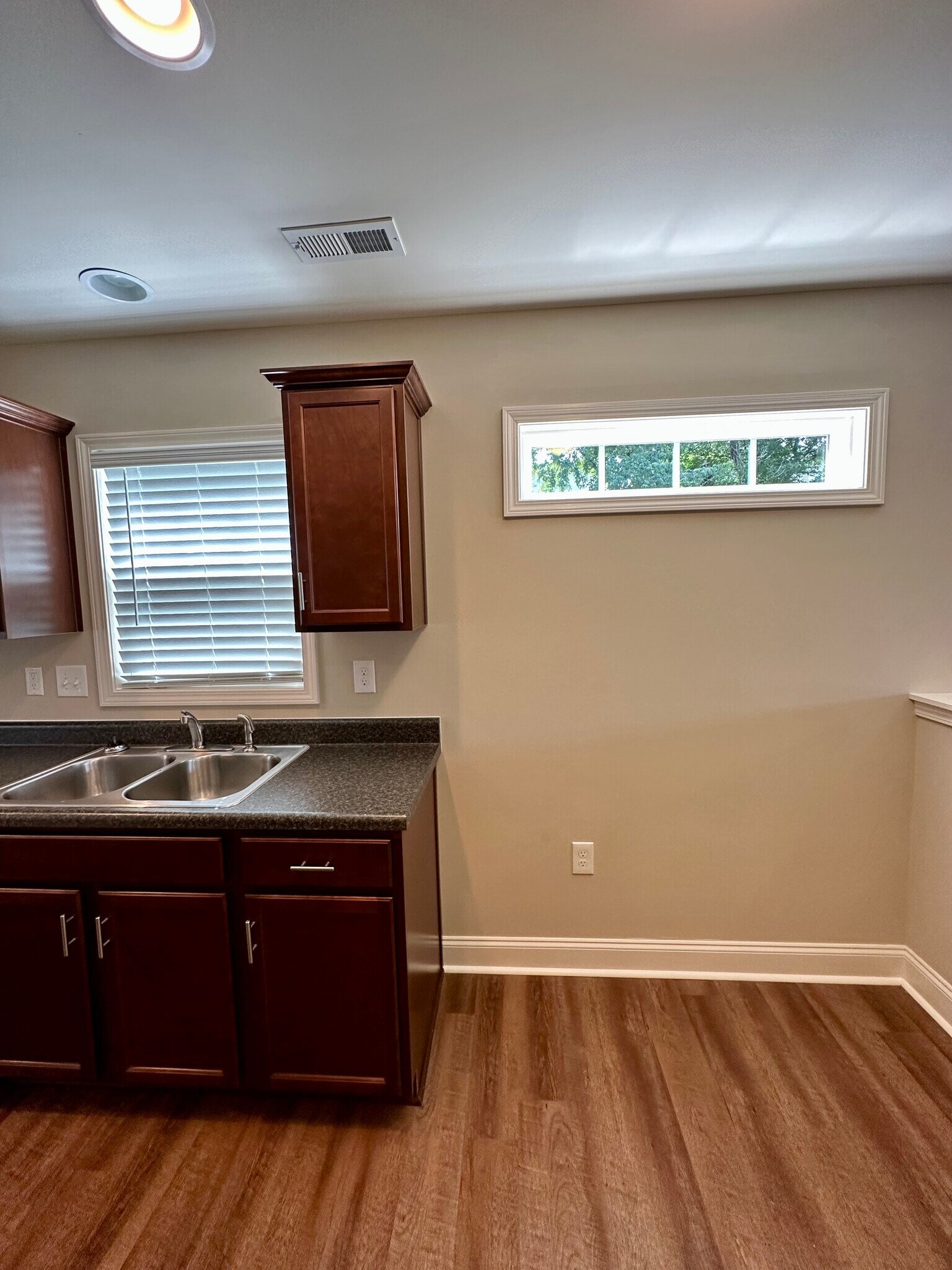 Eat-in kitchen - 891 Old Vinton Mill Rd NE Unit B