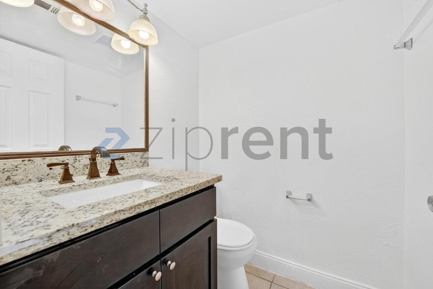 Building Photo - 4626 San Jacinto St