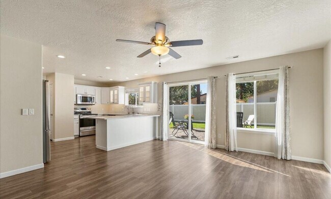 Building Photo - 4995 N Tasman Dr