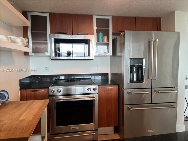 Building Photo - 1800 N Bayshore Dr