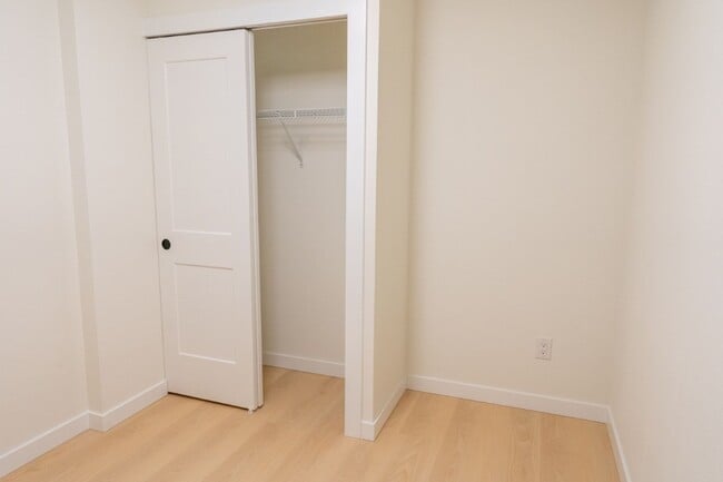 Building Photo - 4015 SW Thistle St