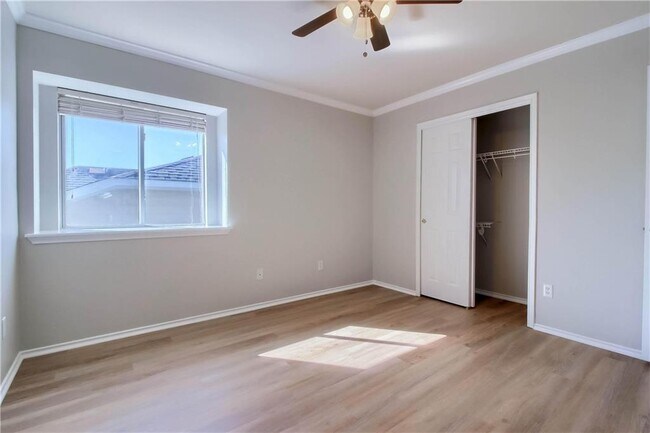 Building Photo - 706 Big Spring Dr