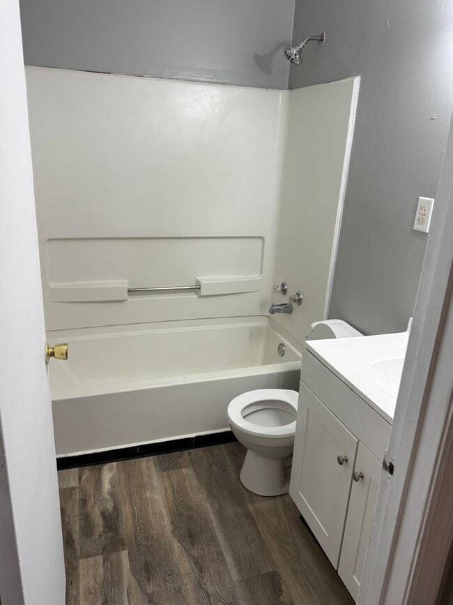 Building Photo - 1109 Birch Dr