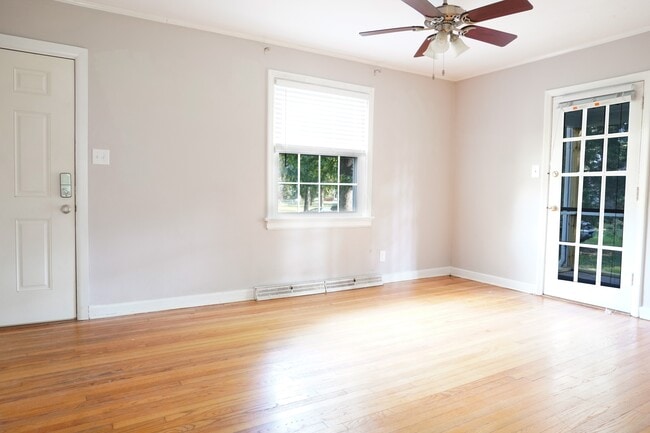 Building Photo - 1004 Baywood Ct