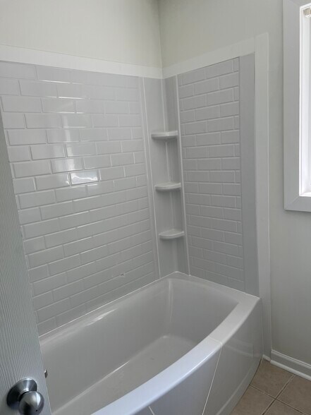 Building Photo - 4454 Roberta Cir