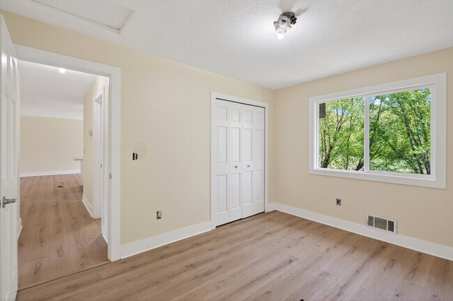 Building Photo - 6474 Totem Trail