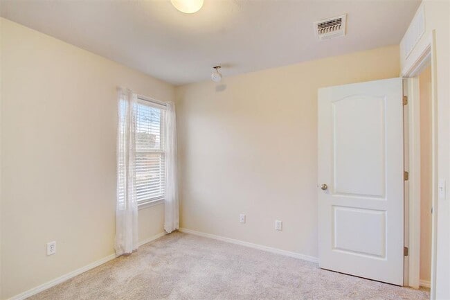 Building Photo - Amazing 3bed 2 Bath 2 Car Garage in Marble Leaf Addn Edmond OK