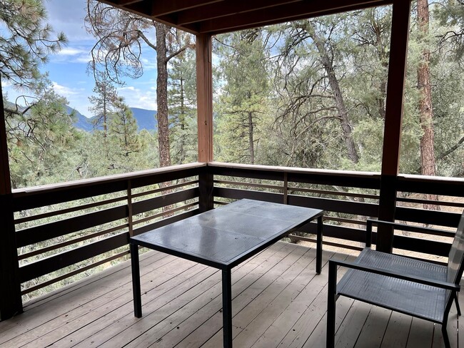 Building Photo - Cozy 3-Bed 2-Bath Cabin-Style Home Nestled...