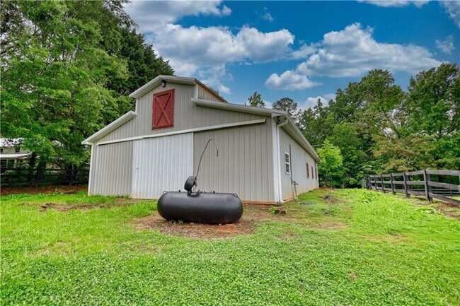 Building Photo - 175 Red Bank Rd