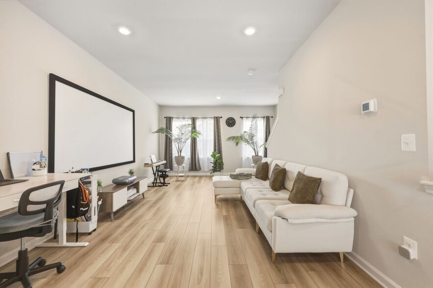 Building Photo - 51 Short Br Dr