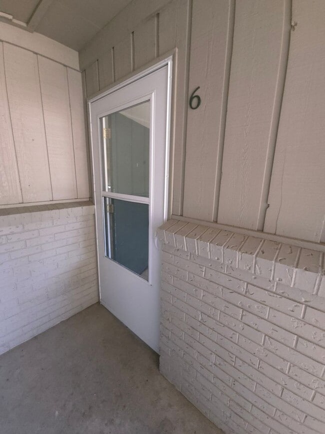 Interior Photo - 1410 19th St.