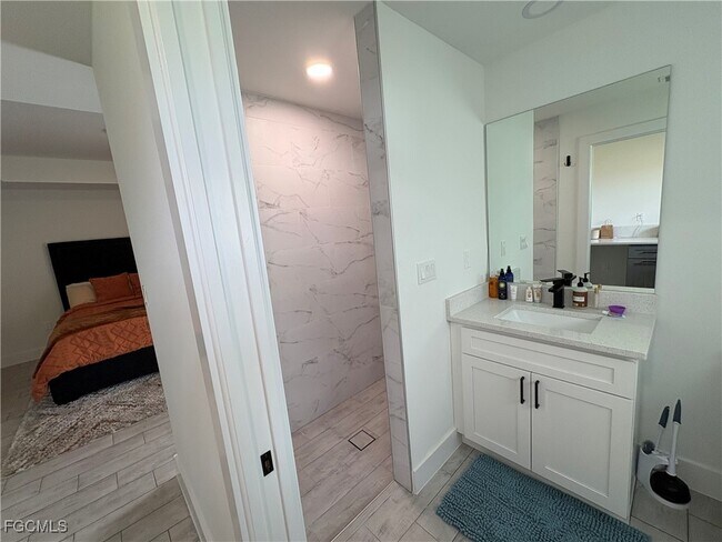 Building Photo - 2606 10th St SW