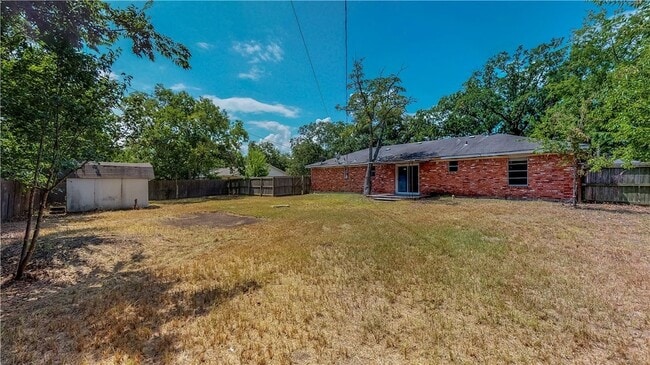 Building Photo - 1407 Lawyer St