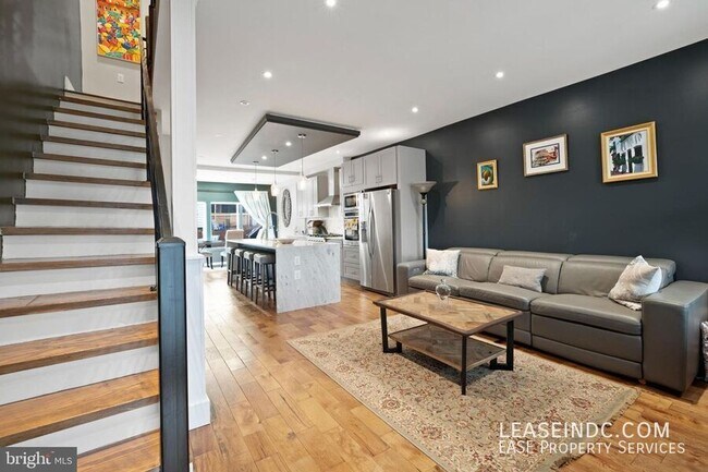 Building Photo - 1272 Oates St NE