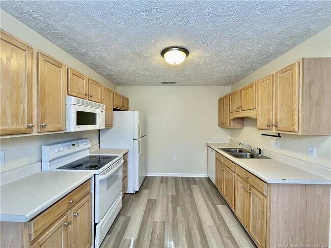 Building Photo - 3721 Betts Dr