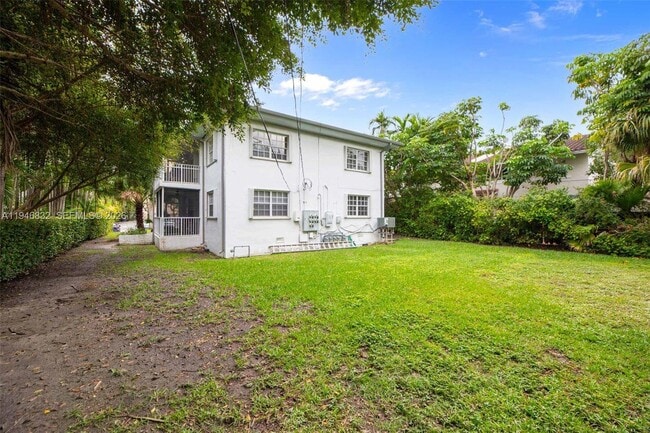 Building Photo - 1125 99th St