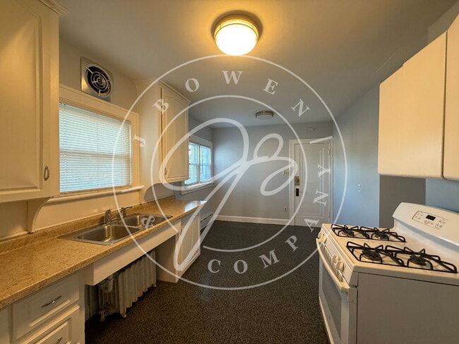 Building Photo - 3944 Torrance Dr