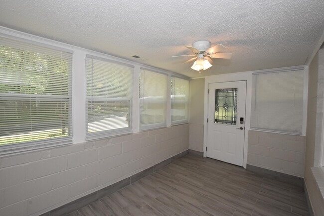 Building Photo - 217 Grove St