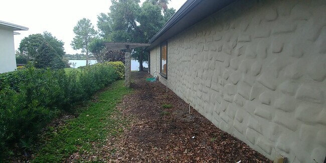 Building Photo - 406 Lillian Dr