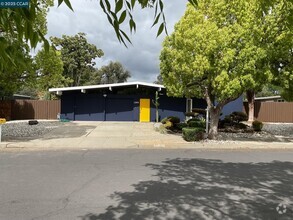 Building Photo - 1249 Lancashire Dr