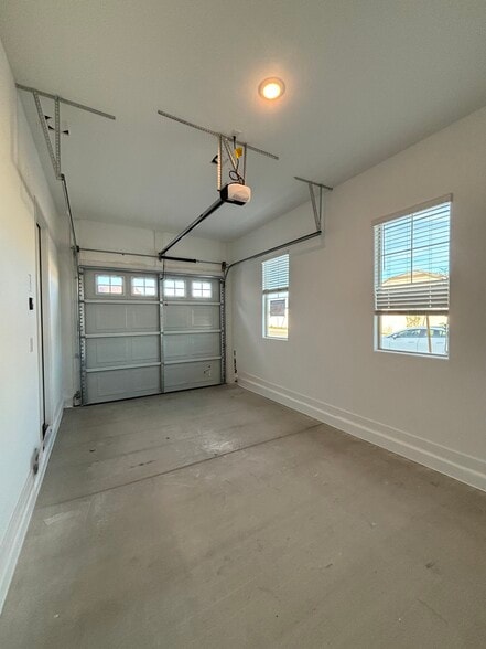 Building Photo - 456 S Jacana Ln